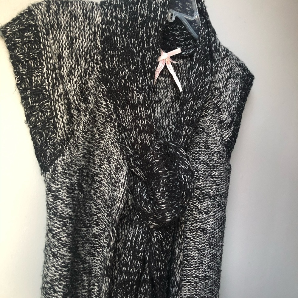 Derek Heart Cardigan Vest w/ attached scarf Sz Med - Picture 9 of 9